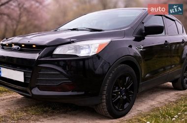 Внедорожник / Кроссовер Ford Escape 2016 в Стрые
