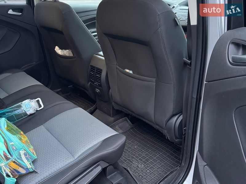 Позашляховик / Кросовер Ford Escape 2017 в Мукачевому