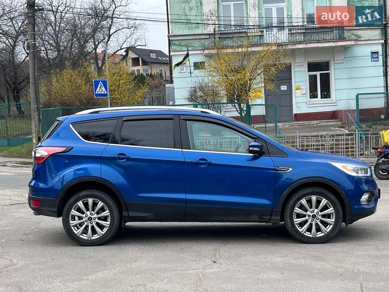 Внедорожник / Кроссовер Ford Escape 2017 в Киеве