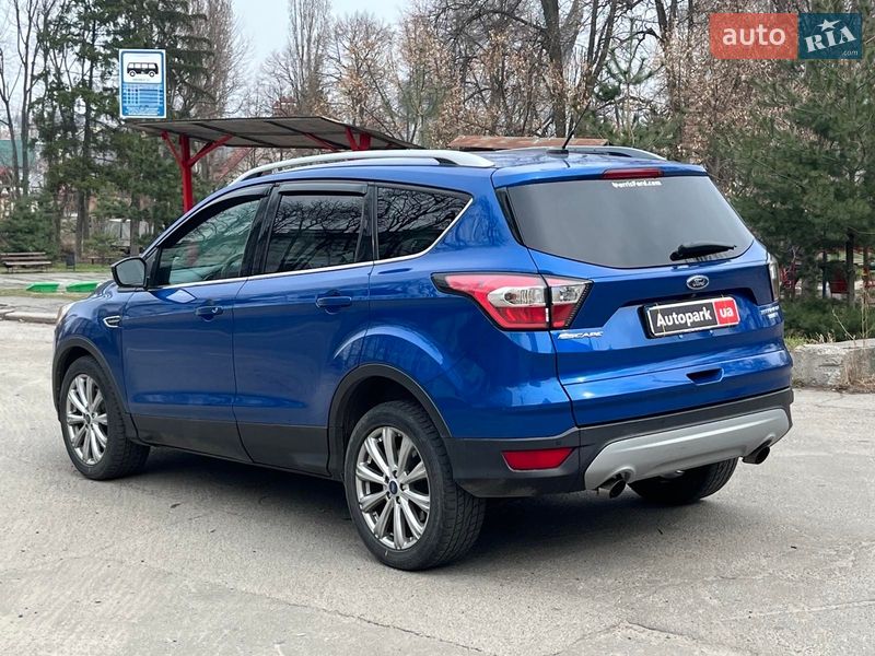 Внедорожник / Кроссовер Ford Escape 2017 в Киеве