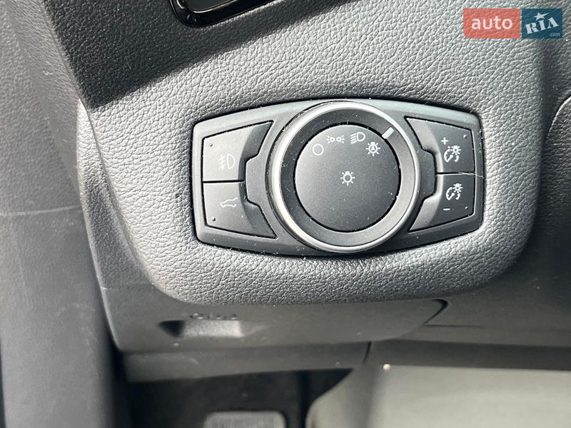 Внедорожник / Кроссовер Ford Escape 2017 в Киеве