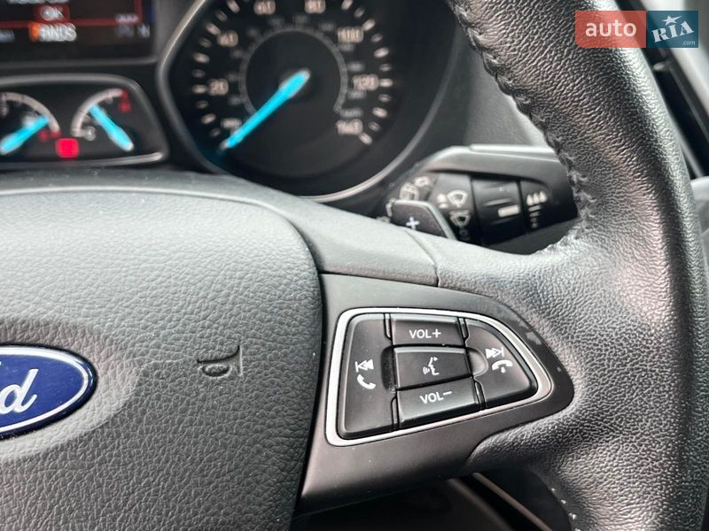 Внедорожник / Кроссовер Ford Escape 2017 в Киеве