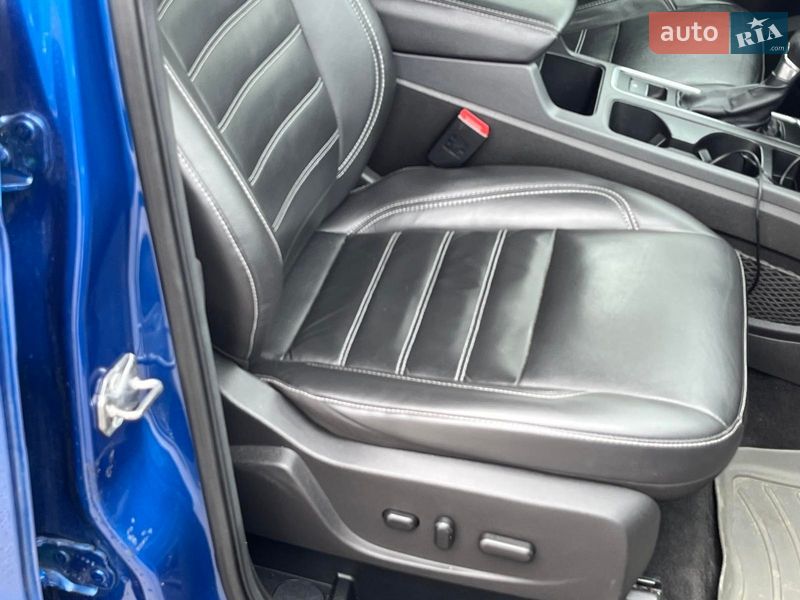 Внедорожник / Кроссовер Ford Escape 2017 в Киеве