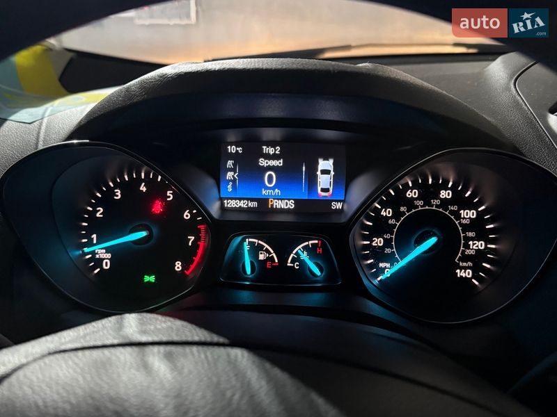 Внедорожник / Кроссовер Ford Escape 2016 в Тысменице