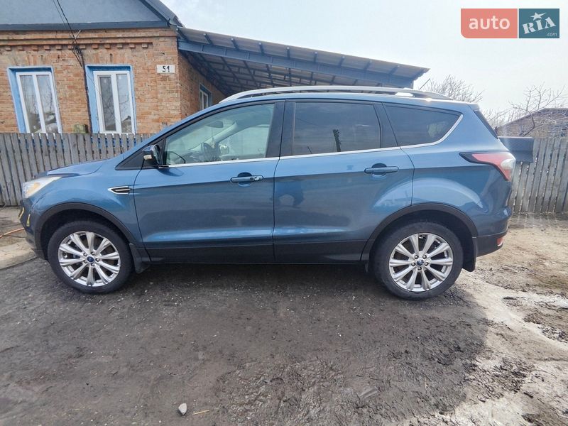 Внедорожник / Кроссовер Ford Escape 2018 в Лохвице