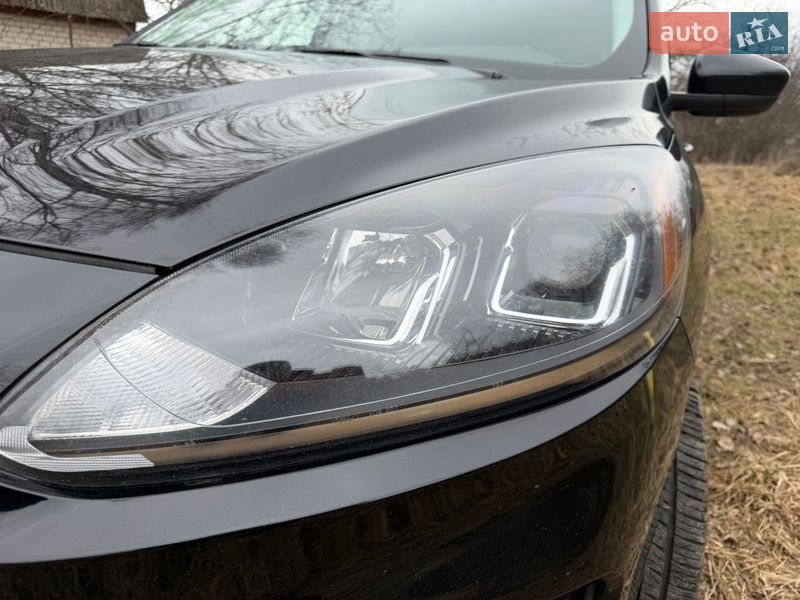 Внедорожник / Кроссовер Ford Escape 2021 в Чернигове