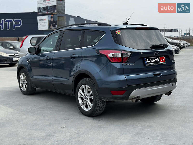 Внедорожник / Кроссовер Ford Escape 2017 в Львове