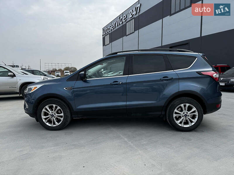 Внедорожник / Кроссовер Ford Escape 2017 в Львове