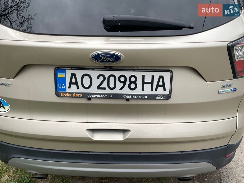 Позашляховик / Кросовер Ford Escape 2016 в Ужгороді