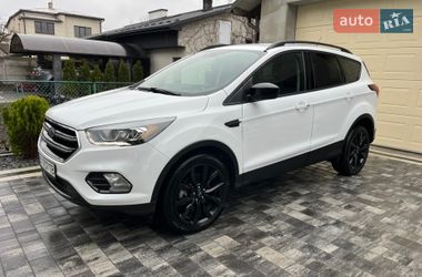 Внедорожник / Кроссовер Ford Escape 2019 в Львове
