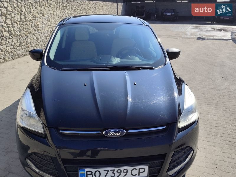 Внедорожник / Кроссовер Ford Escape 2015 в Великой Березовице