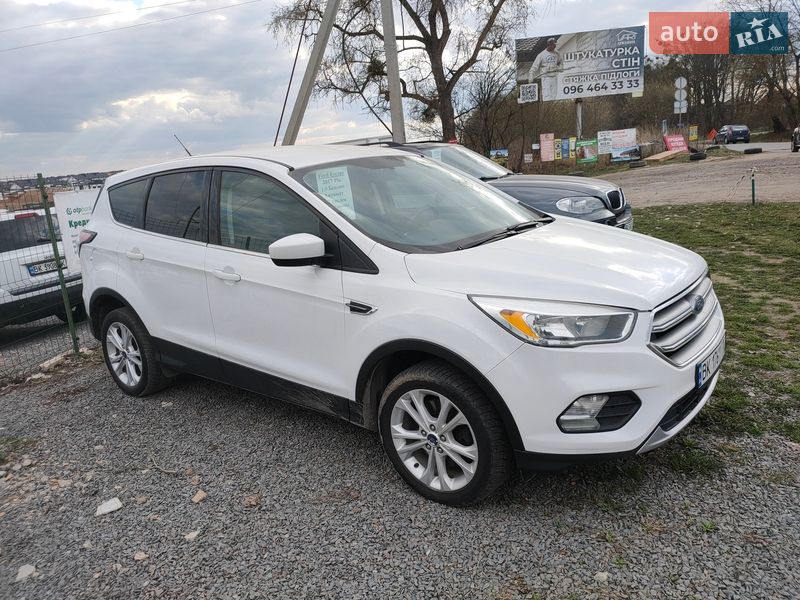 Внедорожник / Кроссовер Ford Escape 2017 в Ровно