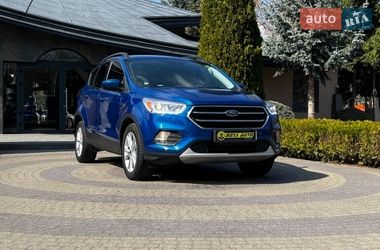 Позашляховик / Кросовер Ford Escape 2018 в Чернівцях