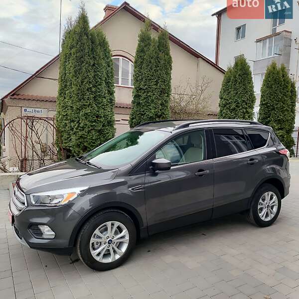 Внедорожник / Кроссовер Ford Escape 2018 в Дубно