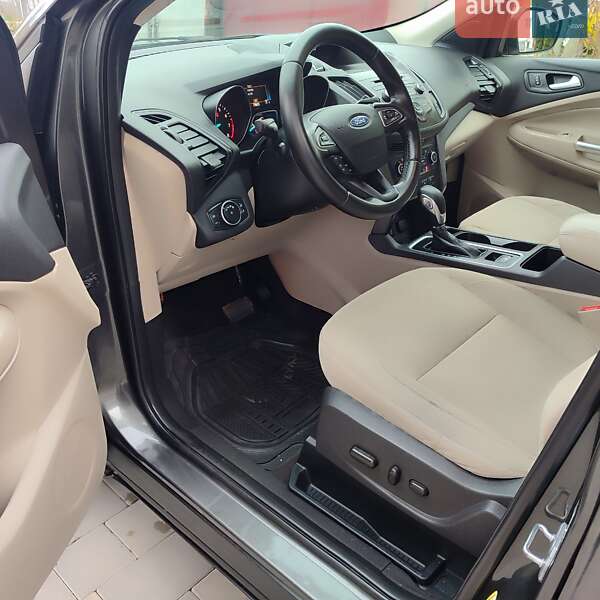 Внедорожник / Кроссовер Ford Escape 2018 в Дубно