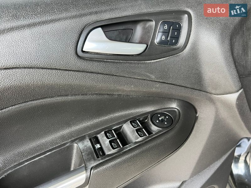 Позашляховик / Кросовер Ford Escape 2015 в Дніпрі фото 14 Позашляховик / Кросовер Ford Escape 2015 в Дніпрі