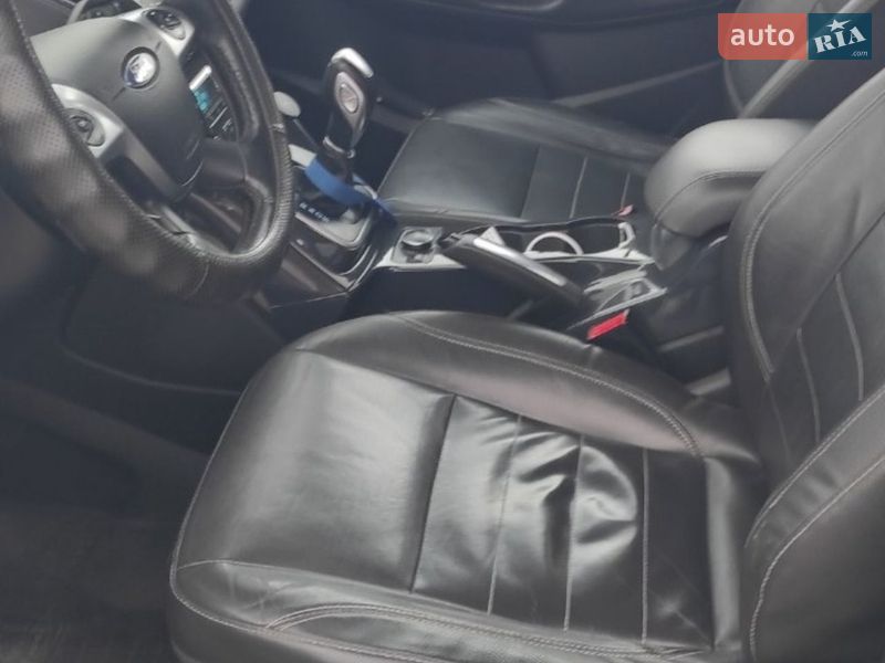 Внедорожник / Кроссовер Ford Escape 2013 в Монастыриске