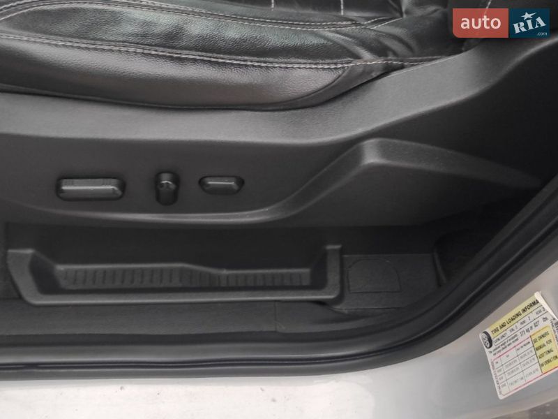 Внедорожник / Кроссовер Ford Escape 2013 в Монастыриске