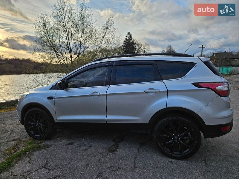 Внедорожник / Кроссовер Ford Escape 2018 в Хмельнике