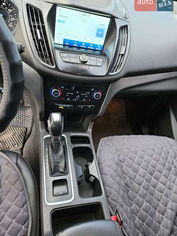 Внедорожник / Кроссовер Ford Escape 2018 в Хмельнике