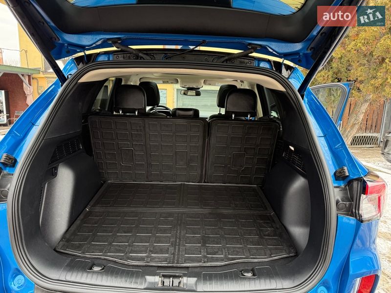 Позашляховик / Кросовер Ford Escape 2020 в Рівному