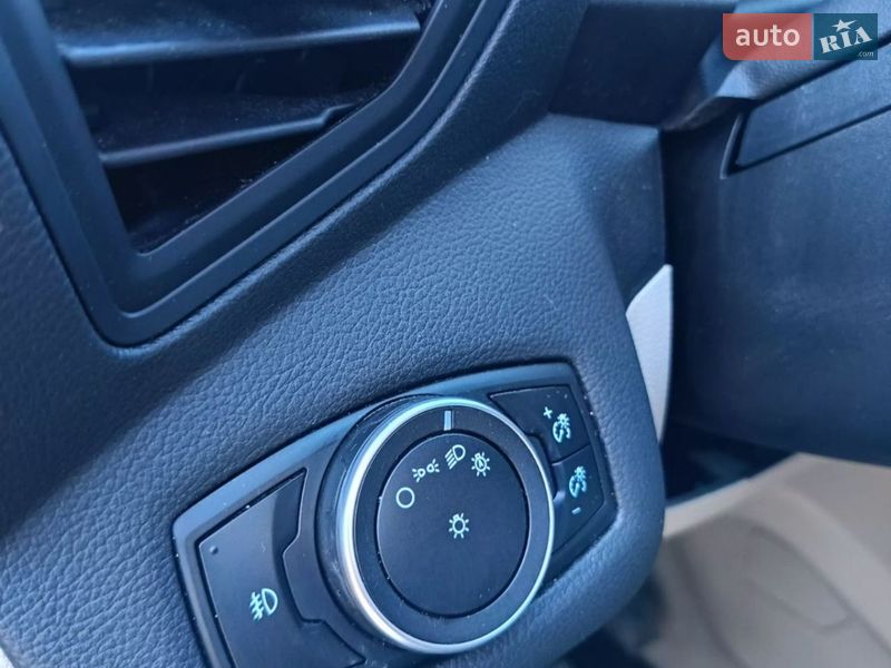 Позашляховик / Кросовер Ford Escape 2015 в Києві фото 17 Позашляховик / Кросовер Ford Escape 2015 в Києві