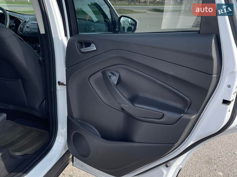 Позашляховик / Кросовер Ford Escape 2017 в Дубні фото 33 Позашляховик / Кросовер Ford Escape 2017 в Дубні