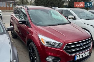 Внедорожник / Кроссовер Ford Escape 2017 в Ивано-Франковске