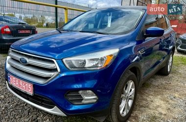 Внедорожник / Кроссовер Ford Escape 2017 в Полтаве