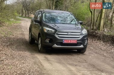 Внедорожник / Кроссовер Ford Escape 2017 в Львове