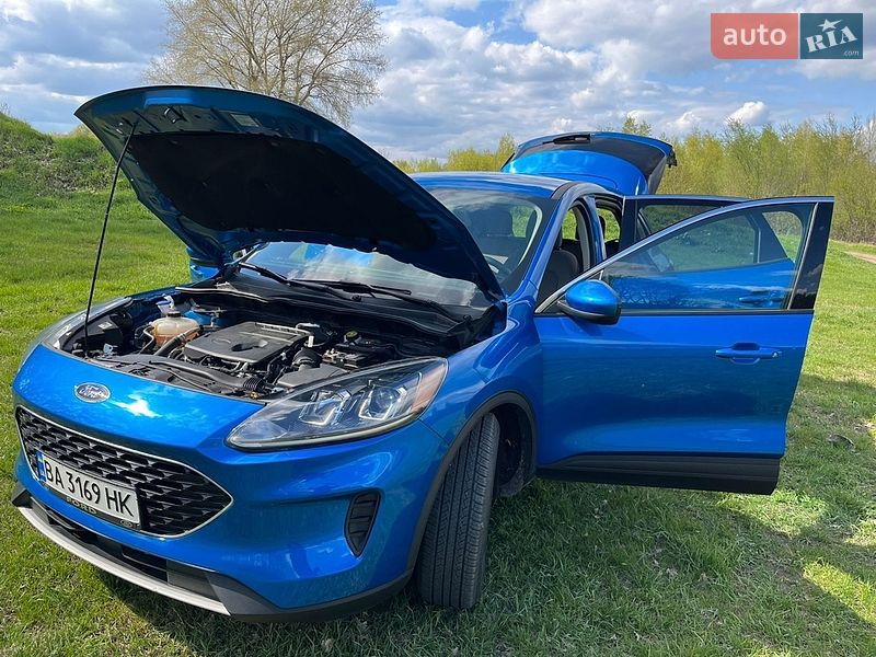 Внедорожник / Кроссовер Ford Escape 2020 в Саврани