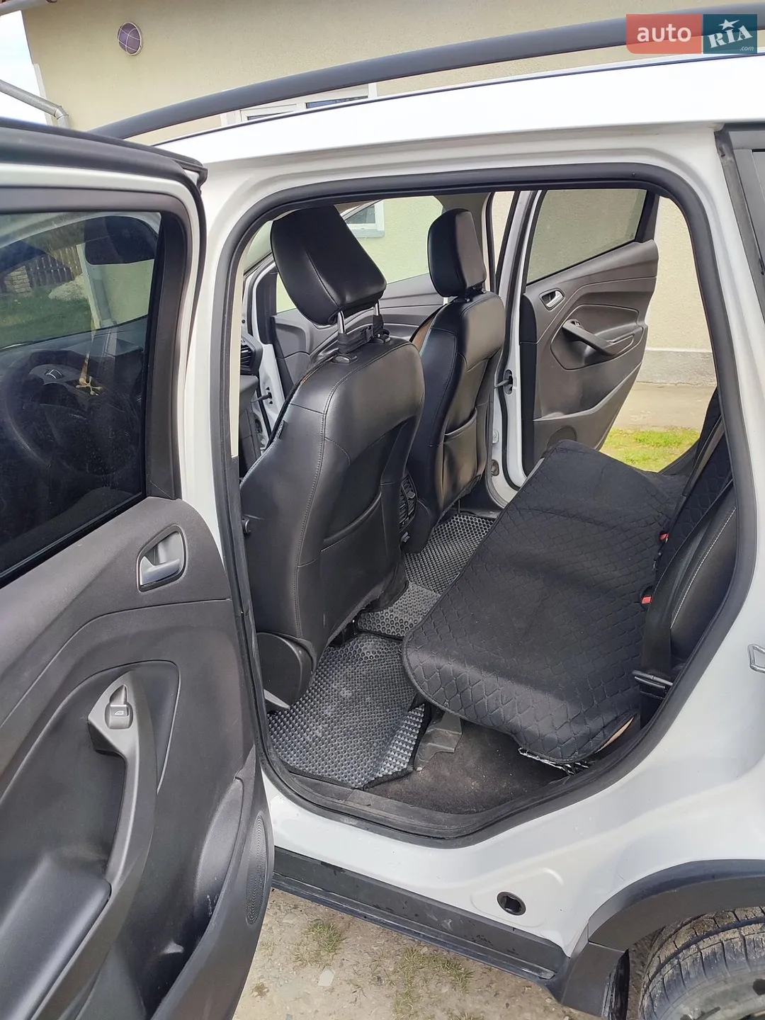 Ford Escape 2019 VIN 1FMCU0GD8KUB74948 фото оголошення 12 з 42