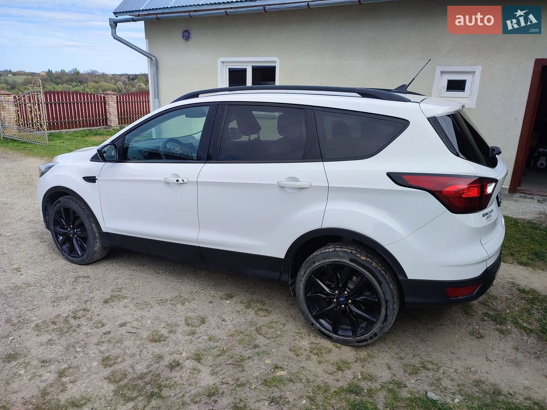 Ford Escape 2019 VIN 1FMCU0GD8KUB74948 фото оголошення 6 з 42