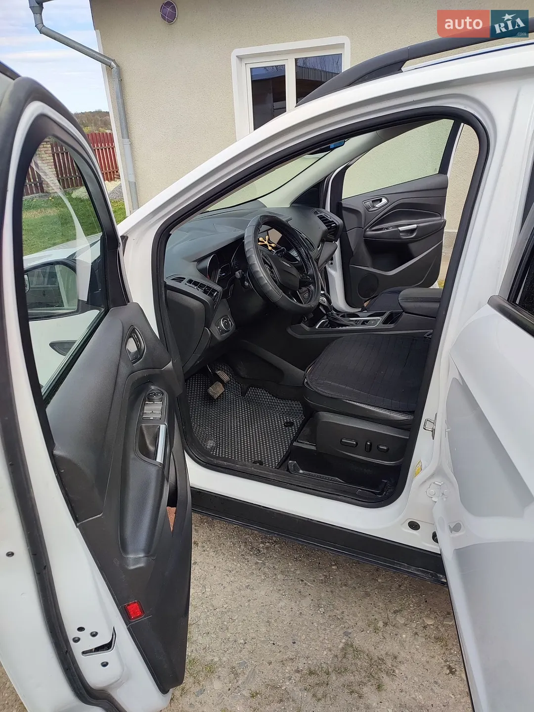 Ford Escape 2019 VIN 1FMCU0GD8KUB74948 фото оголошення 13 з 42