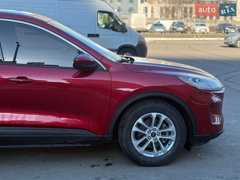Внедорожник / Кроссовер Ford Escape 2019 в Киеве