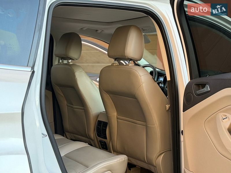Позашляховик / Кросовер Ford Escape 2015 в Івано-Франківську