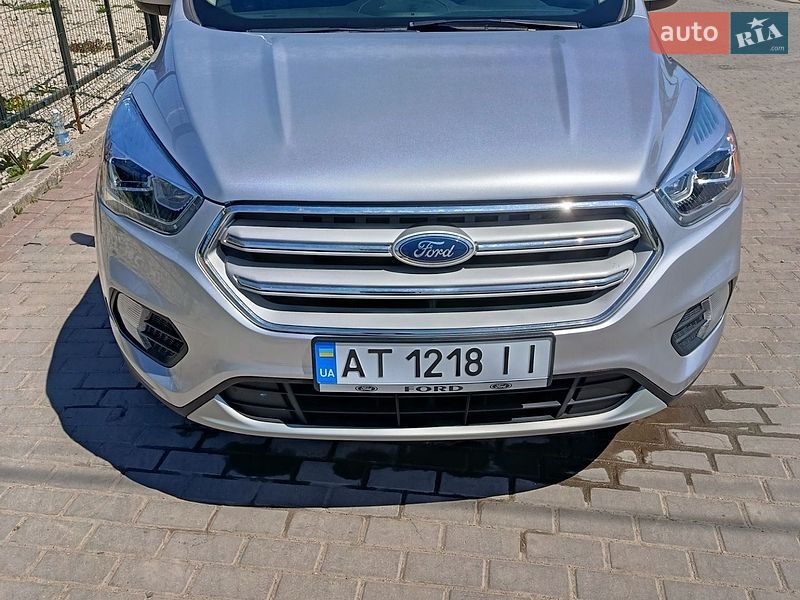Позашляховик / Кросовер Ford Escape 2019 в Городенці