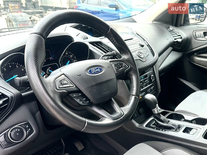 Внедорожник / Кроссовер Ford Escape 2017 в Львове