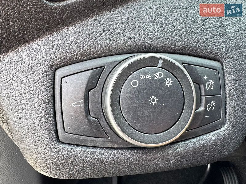 Внедорожник / Кроссовер Ford Escape 2019 в Днепре