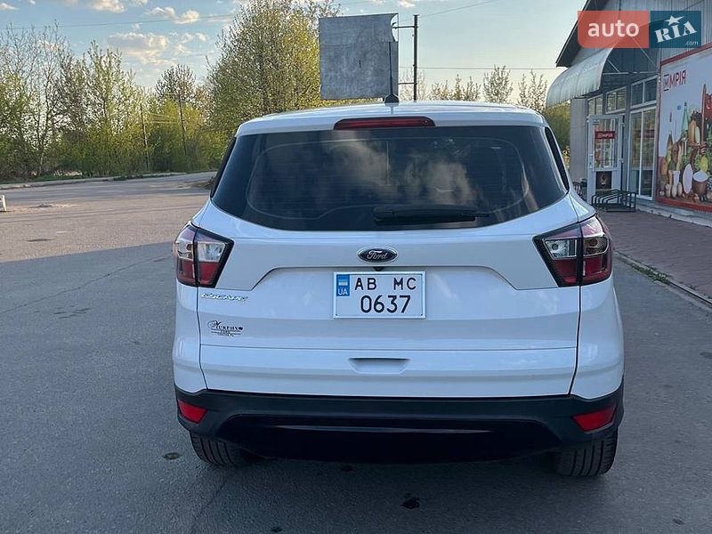 Внедорожник / Кроссовер Ford Escape 2017 в Калиновке