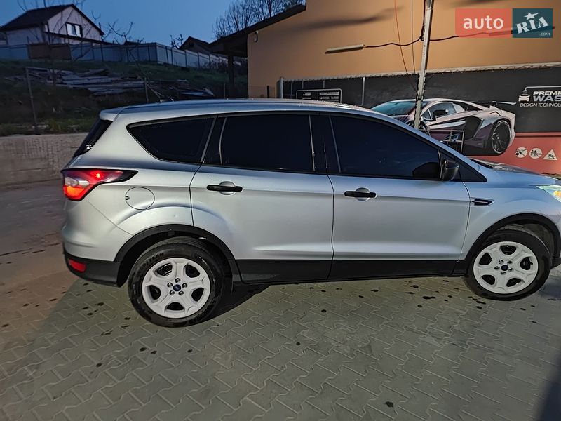 Внедорожник / Кроссовер Ford Escape 2017 в Киеве