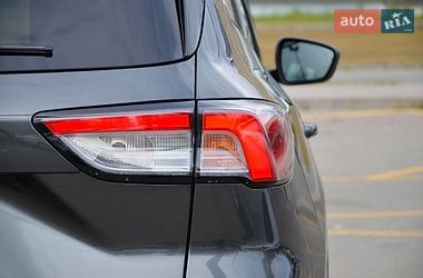 Позашляховик / Кросовер Ford Escape 2020 в Києві