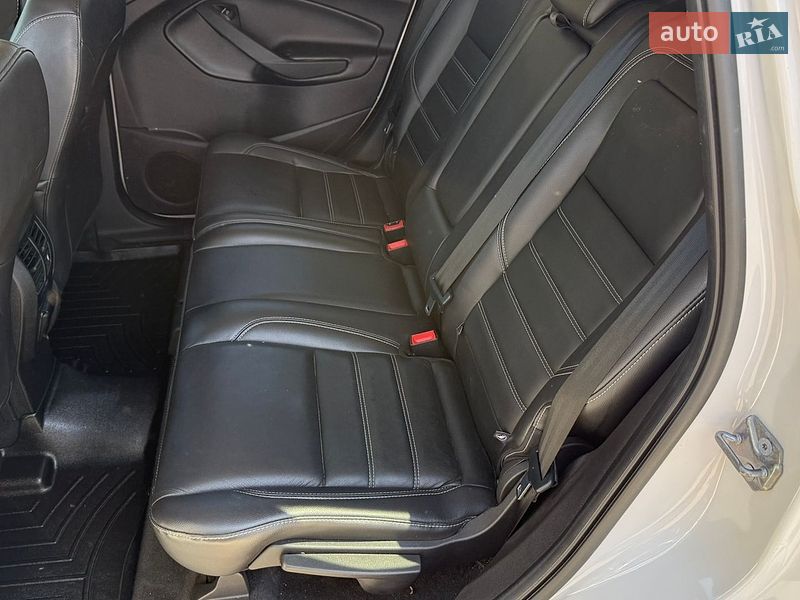 Внедорожник / Кроссовер Ford Escape 2016 в Львове