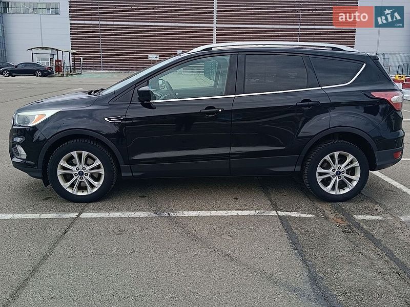 Позашляховик / Кросовер Ford Escape 2017 в Києві