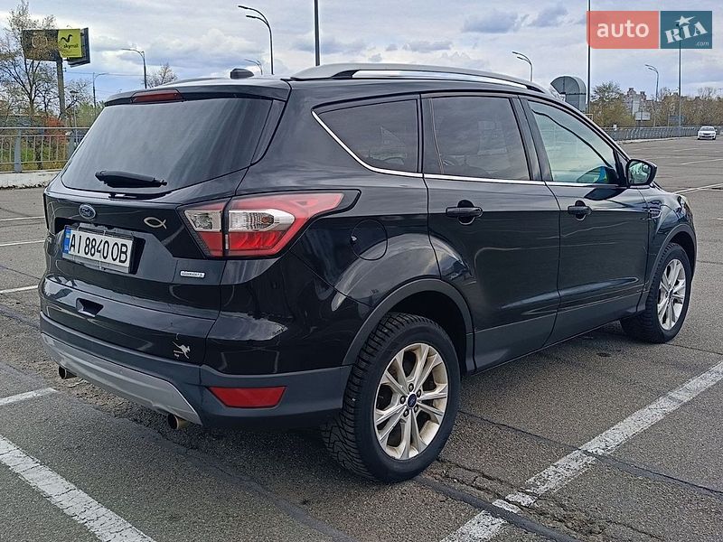Позашляховик / Кросовер Ford Escape 2017 в Києві