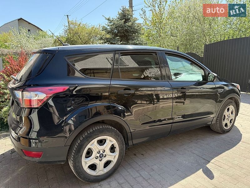 Внедорожник / Кроссовер Ford Escape 2017 в Львове