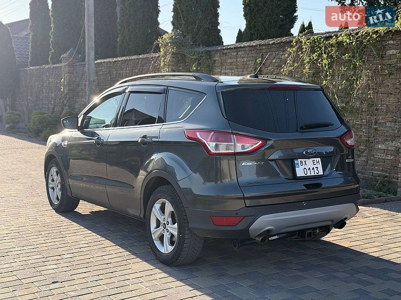 Внедорожник / Кроссовер Ford Escape 2016 в Ровно