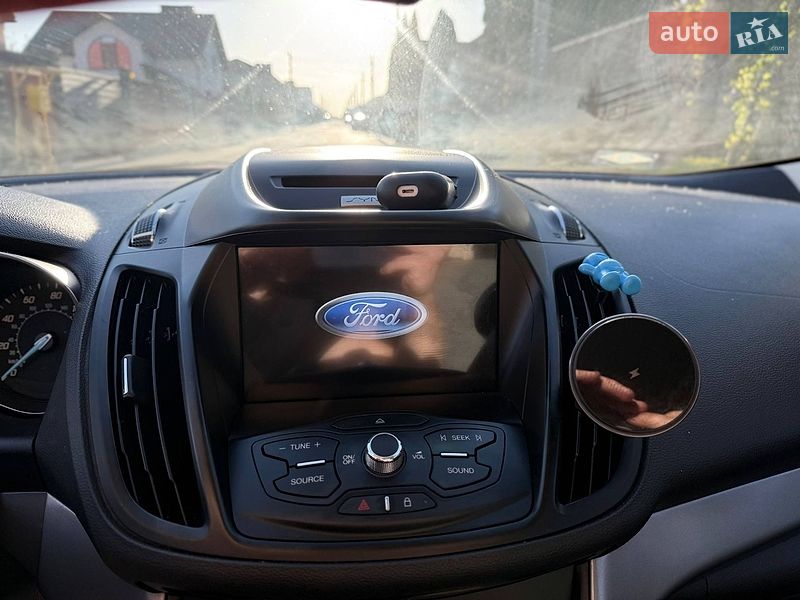 Внедорожник / Кроссовер Ford Escape 2016 в Ровно