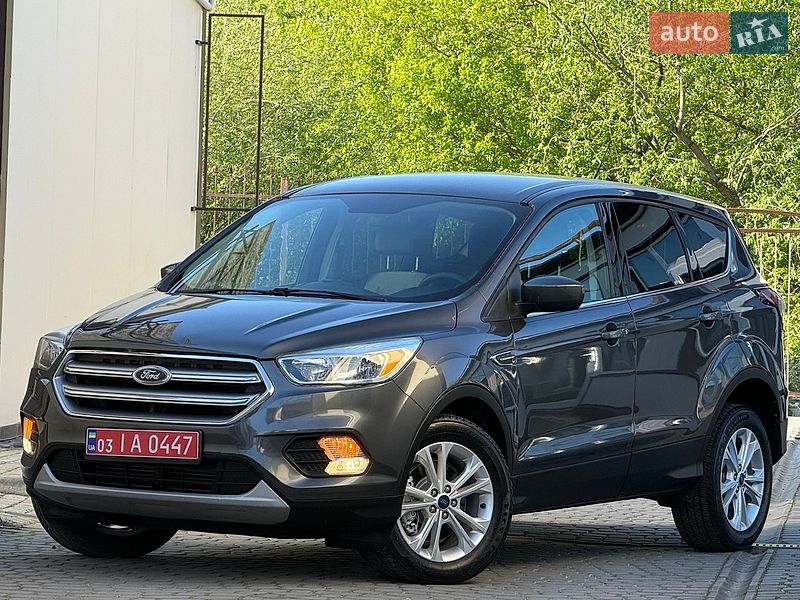 Внедорожник / Кроссовер Ford Escape 2017 в Дрогобыче