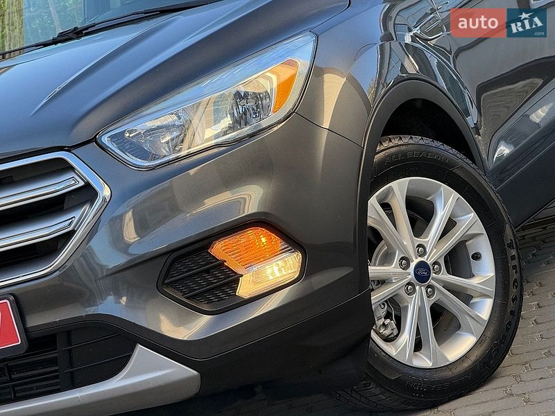 Внедорожник / Кроссовер Ford Escape 2017 в Дрогобыче